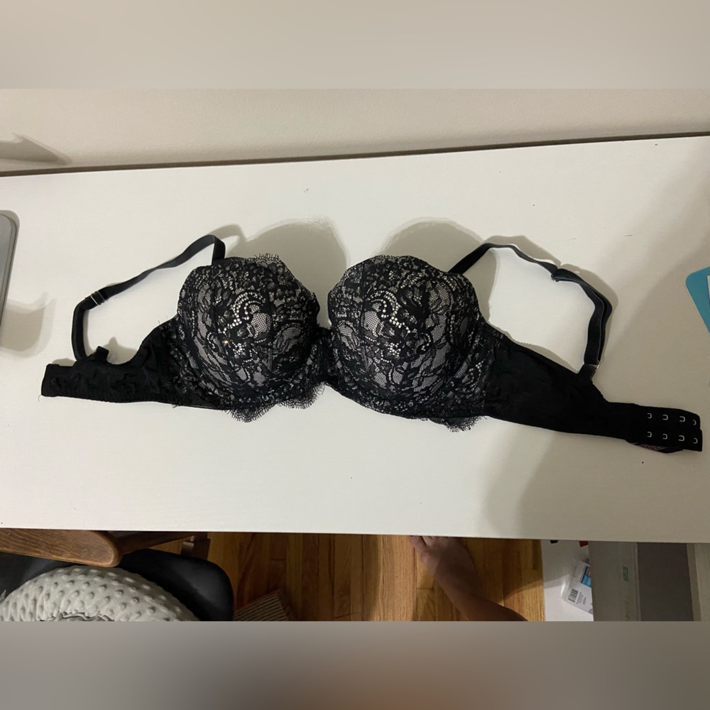 34DD Victorias Secret Bra